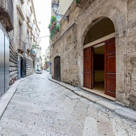 Apt 0 In The Historic Center Bari Exterior photo