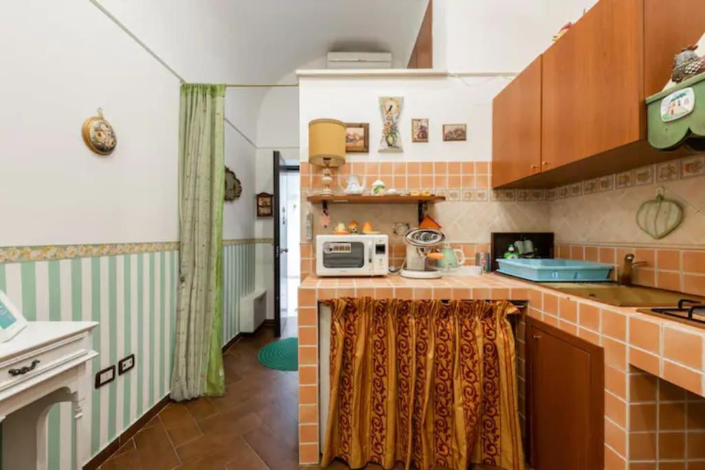 Apt 0 In The Historic Center Bari Exterior photo